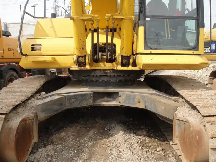 Used Komatsu excavator PC450-7 in good condition for sale - Kāpurķēžu ekskavators: foto 3 Used Komatsu excavator PC450-7 in good condition for sale - Kāpurķēžu ekskavators: foto 3