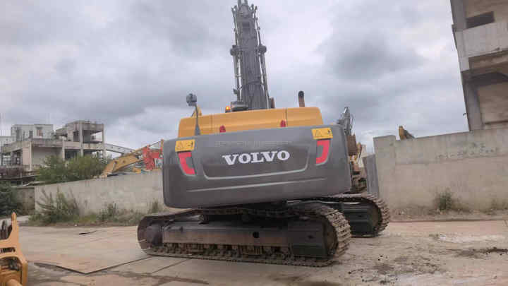 Used Volvo Excavator EC480D used machinery in stock for sale volvo 480 excavators machine 48 ton - Kāpurķēžu ekskavators: foto 2 Used Volvo Excavator EC480D used machinery in stock for sale volvo 480 excavators machine 48 ton - Kāpurķēžu ekskavators: foto 2