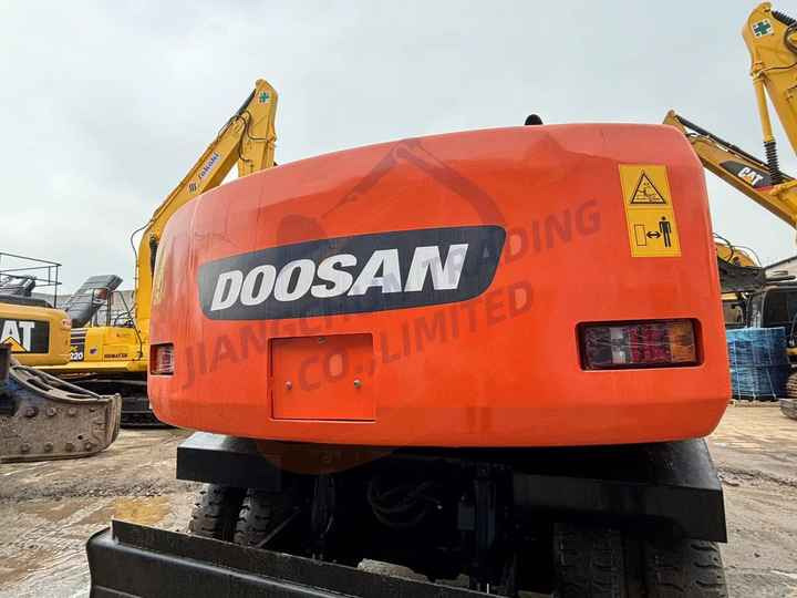 Used excavator doosan dh150 excavators machinery doosan dx60 dx80 dx75 dx225 Good Condition Low price - Kāpurķēžu ekskavators: foto 4 Used excavator doosan dh150 excavators machinery doosan dx60 dx80 dx75 dx225 Good Condition Low price - Kāpurķēžu ekskavators: foto 4