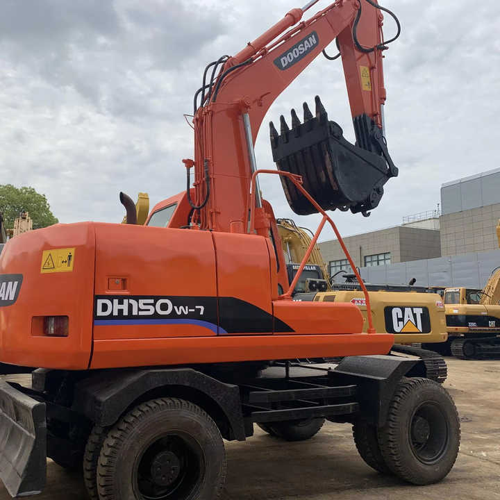 Used excavator doosan dh150 excavators machinery doosan dx60 dx80 dx75 dx225 Good Condition Low price - Kāpurķēžu ekskavators: foto 1 Used excavator doosan dh150 excavators machinery doosan dx60 dx80 dx75 dx225 Good Condition Low price - Kāpurķēžu ekskavators: foto 1