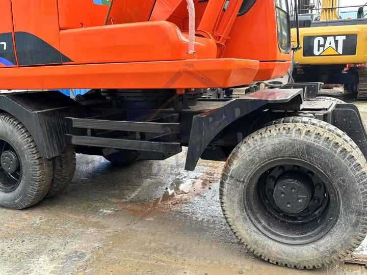Used excavator doosan dh150 excavators machinery doosan dx60 dx80 dx75 dx225 Good Condition Low price - Kāpurķēžu ekskavators: foto 2 Used excavator doosan dh150 excavators machinery doosan dx60 dx80 dx75 dx225 Good Condition Low price - Kāpurķēžu ekskavators: foto 2