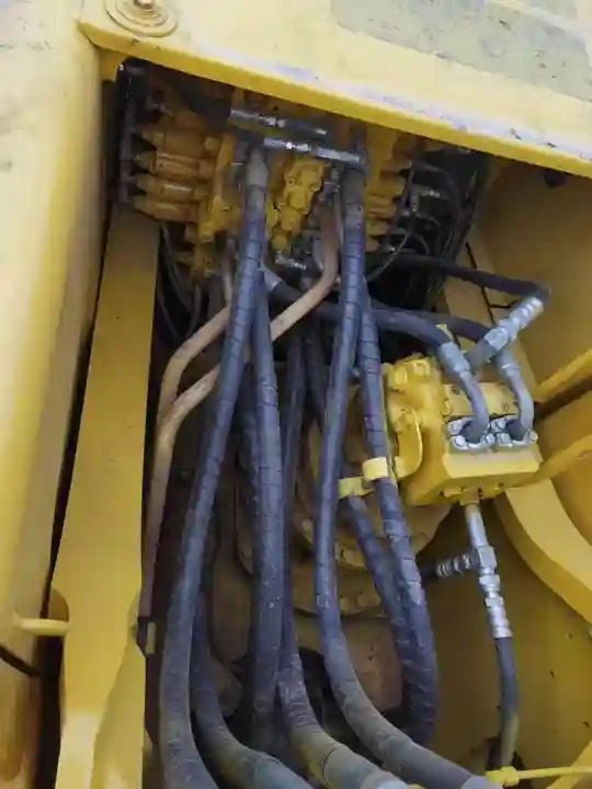 Kāpurķēžu ekskavators Well- Maintained Original Design Heavy Equipment Used Komatsu Pc300-7 Hydraulic Crawler Excavator In Shanghai: foto 6