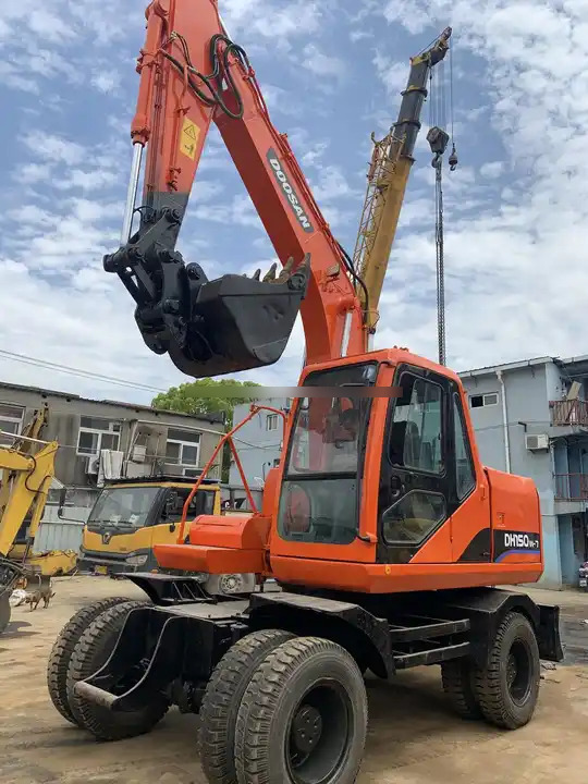 Wheel digging excavator Used DOOSAN150W DH150W DH150W-7 / second-hand KOREA engine DOOSAN DH 150 150W-7 DOOSAN150 - Kāpurķēžu ekskavators: foto 3 Wheel digging excavator Used DOOSAN150W DH150W DH150W-7 / second-hand KOREA engine DOOSAN DH 150 150W-7 DOOSAN150 - Kāpurķēžu ekskavators: foto 3