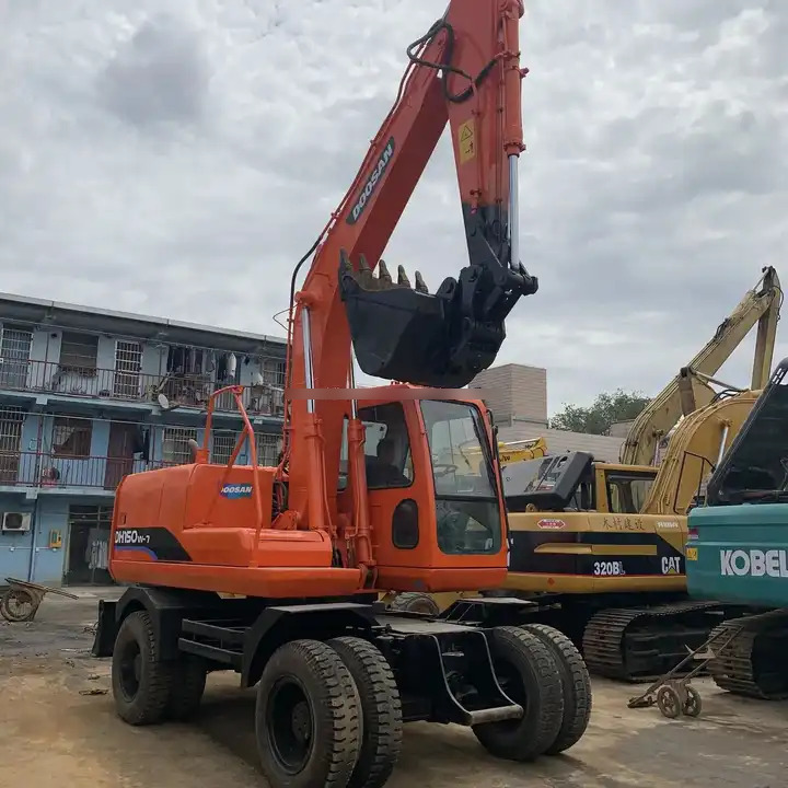 Wheel digging excavator Used DOOSAN150W DH150W DH150W-7 / second-hand KOREA engine DOOSAN DH 150 150W-7 DOOSAN150 - Kāpurķēžu ekskavators: foto 1 Wheel digging excavator Used DOOSAN150W DH150W DH150W-7 / second-hand KOREA engine DOOSAN DH 150 150W-7 DOOSAN150 - Kāpurķēžu ekskavators: foto 1