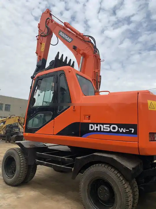 Wheel digging excavator Used DOOSAN150W DH150W DH150W-7 / second-hand KOREA engine DOOSAN DH 150 150W-7 DOOSAN150 - Kāpurķēžu ekskavators: foto 4 Wheel digging excavator Used DOOSAN150W DH150W DH150W-7 / second-hand KOREA engine DOOSAN DH 150 150W-7 DOOSAN150 - Kāpurķēžu ekskavators: foto 4