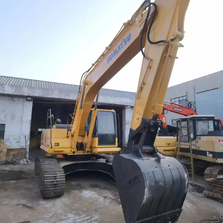 Good condition Japan komatsu pc220-8 used excavator / komatsu pc200-8 pc200-7 pc220-8 excavator second hand komatsu excavator - Kāpurķēžu ekskavators: foto 2 Good condition Japan komatsu pc220-8 used excavator / komatsu pc200-8 pc200-7 pc220-8 excavator second hand komatsu excavator - Kāpurķēžu ekskavators: foto 2