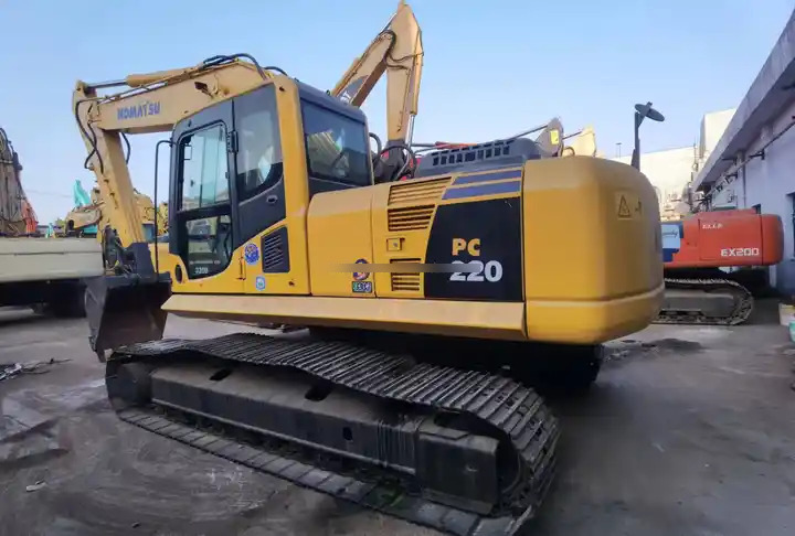 Good condition Japan komatsu pc220-8 used excavator / komatsu pc200-8 pc200-7 pc220-8 excavator second hand komatsu excavator - Kāpurķēžu ekskavators: foto 5 Good condition Japan komatsu pc220-8 used excavator / komatsu pc200-8 pc200-7 pc220-8 excavator second hand komatsu excavator - Kāpurķēžu ekskavators: foto 5