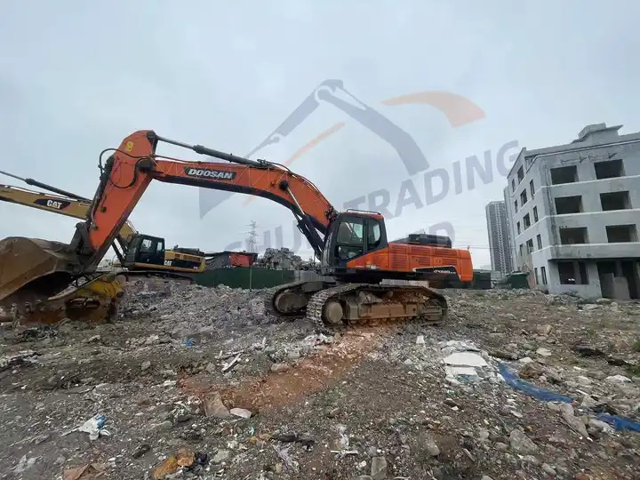 High quality Used Doosan excavator DX520LC-9C in good condition for sale - Kāpurķēžu ekskavators: foto 4 High quality Used Doosan excavator DX520LC-9C in good condition for sale - Kāpurķēžu ekskavators: foto 4