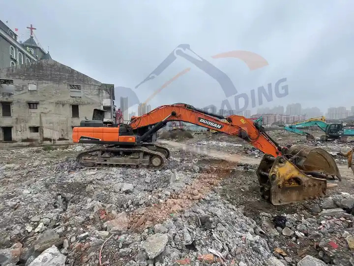 High quality Used Doosan excavator DX520LC-9C in good condition for sale - Kāpurķēžu ekskavators: foto 3 High quality Used Doosan excavator DX520LC-9C in good condition for sale - Kāpurķēžu ekskavators: foto 3