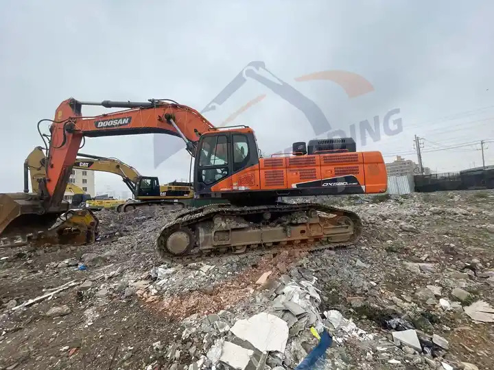 Low price Used Doosan excavator DX520LC-9C in good condition for sale - Kāpurķēžu ekskavators: foto 5 Low price Used Doosan excavator DX520LC-9C in good condition for sale - Kāpurķēžu ekskavators: foto 5