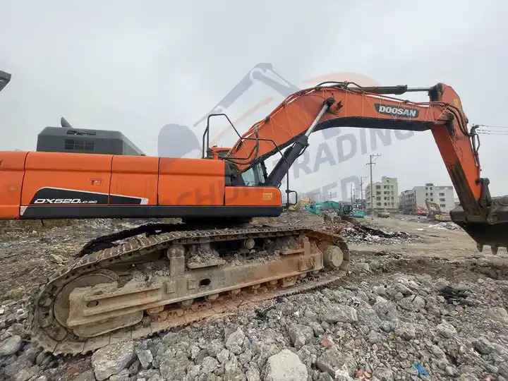 Low price Used Doosan excavator DX520LC-9C in good condition for sale - Kāpurķēžu ekskavators: foto 3 Low price Used Doosan excavator DX520LC-9C in good condition for sale - Kāpurķēžu ekskavators: foto 3