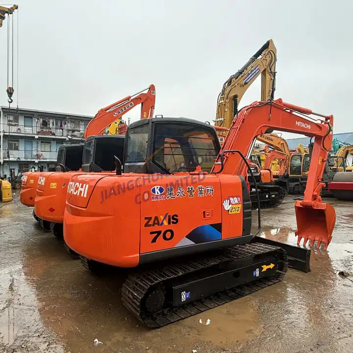 Mini hitachi excavator 7 ton zx70 Hitachi digger Hitachi zx70 used excavator crawler - Kāpurķēžu ekskavators: foto 2 Mini hitachi excavator 7 ton zx70 Hitachi digger Hitachi zx70 used excavator crawler - Kāpurķēžu ekskavators: foto 2