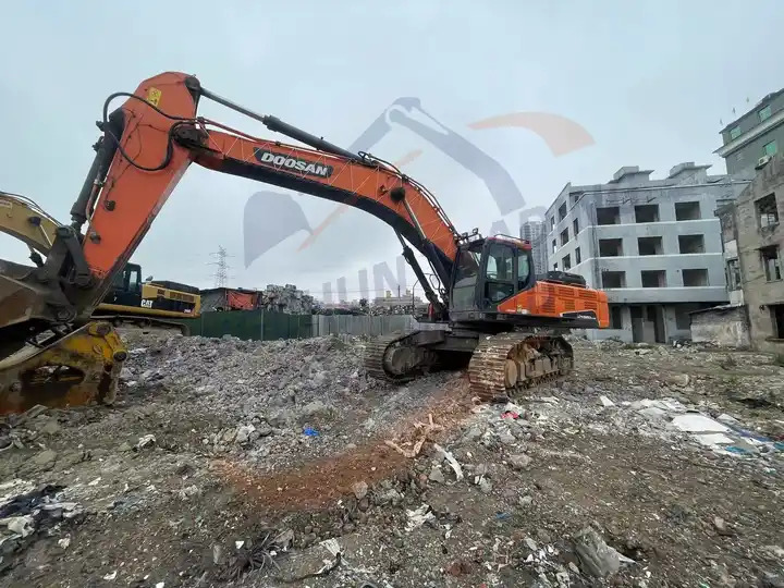 New arrival Used Doosan excavator DX520LC-9C in good condition for sale in good condition - Kāpurķēžu ekskavators: foto 4 New arrival Used Doosan excavator DX520LC-9C in good condition for sale in good condition - Kāpurķēžu ekskavators: foto 4