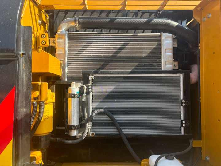 Used Excavator cat 320d secondhand Excavator Original Crawler Used CAT 320 Excavator 320D 320c 325bl 330b Caterpillar Machinery - Kāpurķēžu ekskavators: foto 3 Used Excavator cat 320d secondhand Excavator Original Crawler Used CAT 320 Excavator 320D 320c 325bl 330b Caterpillar Machinery - Kāpurķēžu ekskavators: foto 3