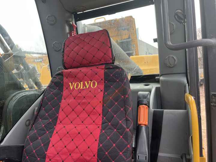Kāpurķēžu ekskavators used Volvo excavator EC 480DL in good condition for sale: foto 6