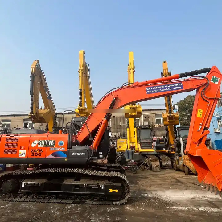 Used japan excavator Hitachi ZX200-3G hydraulic crawler excavator 20 ton excavating machinery - Kāpurķēžu ekskavators: foto 1 Used japan excavator Hitachi ZX200-3G hydraulic crawler excavator 20 ton excavating machinery - Kāpurķēžu ekskavators: foto 1