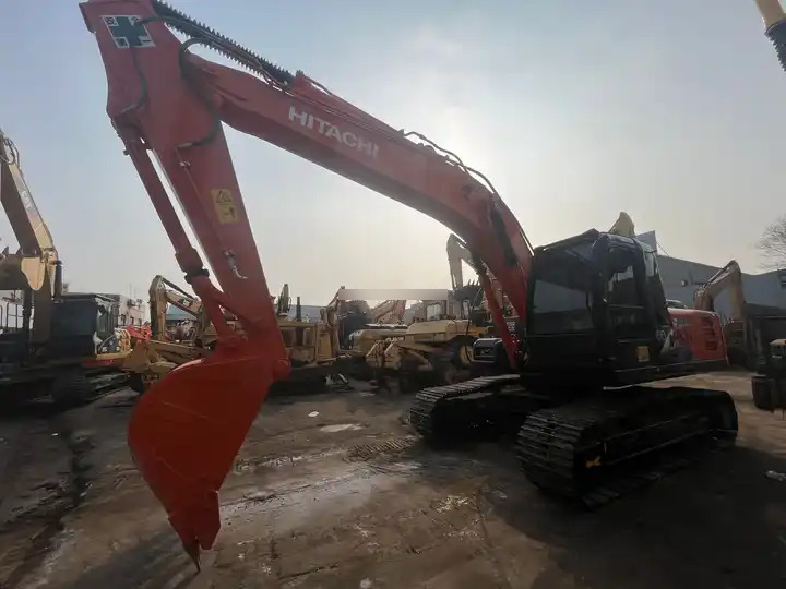 Used japan excavator Hitachi ZX200-3G hydraulic crawler excavator 20 ton excavating machinery - Kāpurķēžu ekskavators: foto 4 Used japan excavator Hitachi ZX200-3G hydraulic crawler excavator 20 ton excavating machinery - Kāpurķēžu ekskavators: foto 4