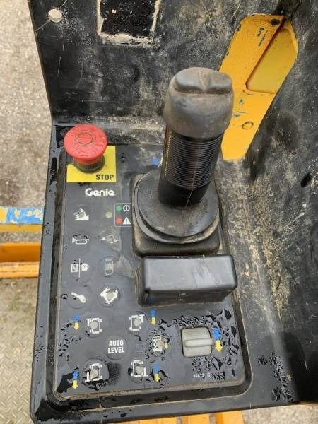 Šķērveida pacēlājs Genie GS-2669 - 10 m, 4x4, diesel: foto 11