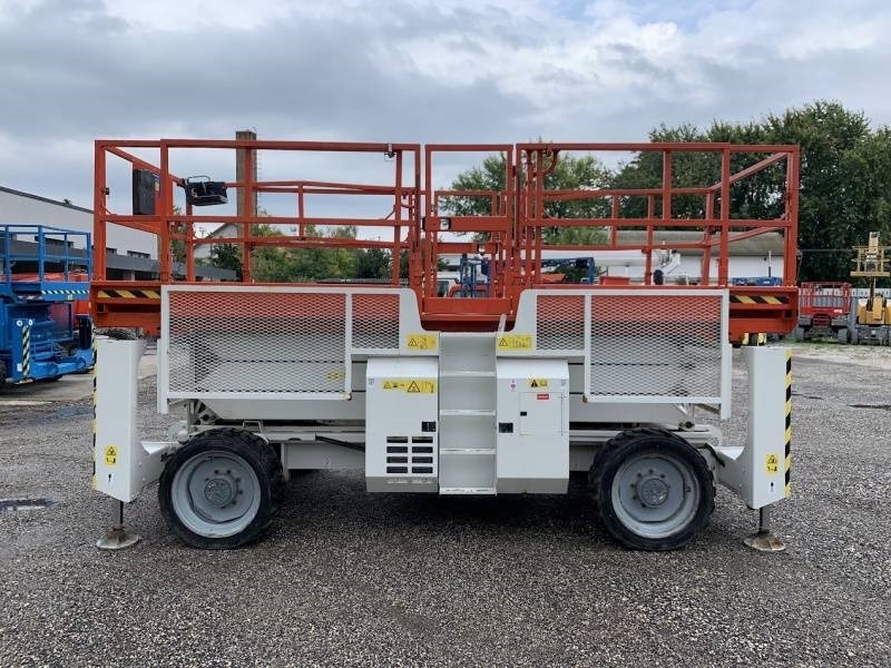 Genie GS3390 - 12,06 m - 4x4 - diesel - Šķērveida pacēlājs: foto 4 Genie GS3390 - 12,06 m - 4x4 - diesel - Šķērveida pacēlājs: foto 4