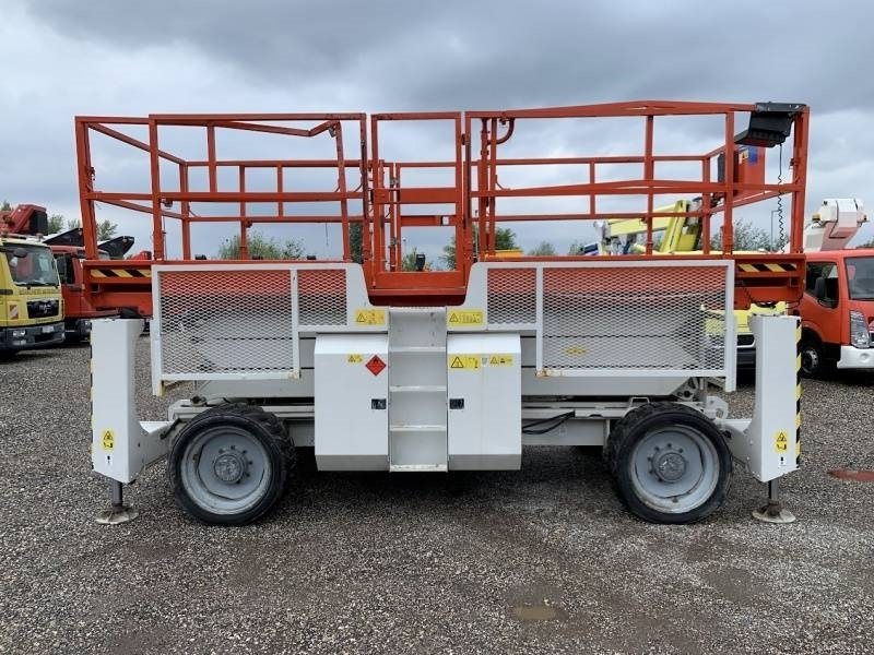 Genie GS3390 - 12,06 m - 4x4 - diesel - Šķērveida pacēlājs: foto 5 Genie GS3390 - 12,06 m - 4x4 - diesel - Šķērveida pacēlājs: foto 5