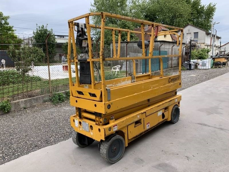 Haulotte Compact 8 - 8m, electric - Šķērveida pacēlājs: foto 2 Haulotte Compact 8 - 8m, electric - Šķērveida pacēlājs: foto 2