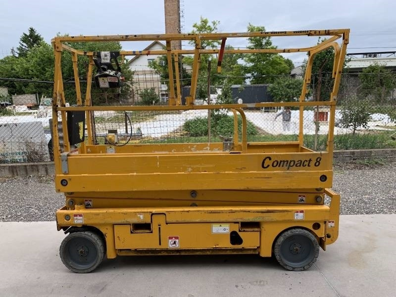 Haulotte Compact 8 - 8m, electric - Šķērveida pacēlājs: foto 4 Haulotte Compact 8 - 8m, electric - Šķērveida pacēlājs: foto 4