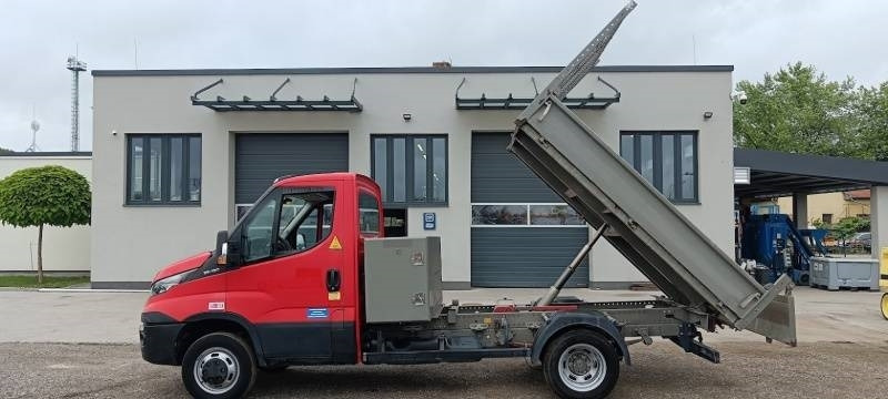Iveco 35C13 - Tipper - Kravas automašīna pašizgāzējs: foto 1 Iveco 35C13 - Tipper - Kravas automašīna pašizgāzējs: foto 1