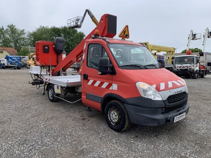 Iveco Daily GSR E179T - 17,1m - 200 kg - Autopacēlājs: foto 1 Iveco Daily GSR E179T - 17,1m - 200 kg - Autopacēlājs: foto 1