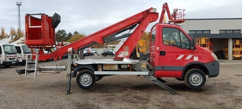 Iveco Daily Isoli PT165 - 16,5 m - Autopacēlājs: foto 4 Iveco Daily Isoli PT165 - 16,5 m - Autopacēlājs: foto 4