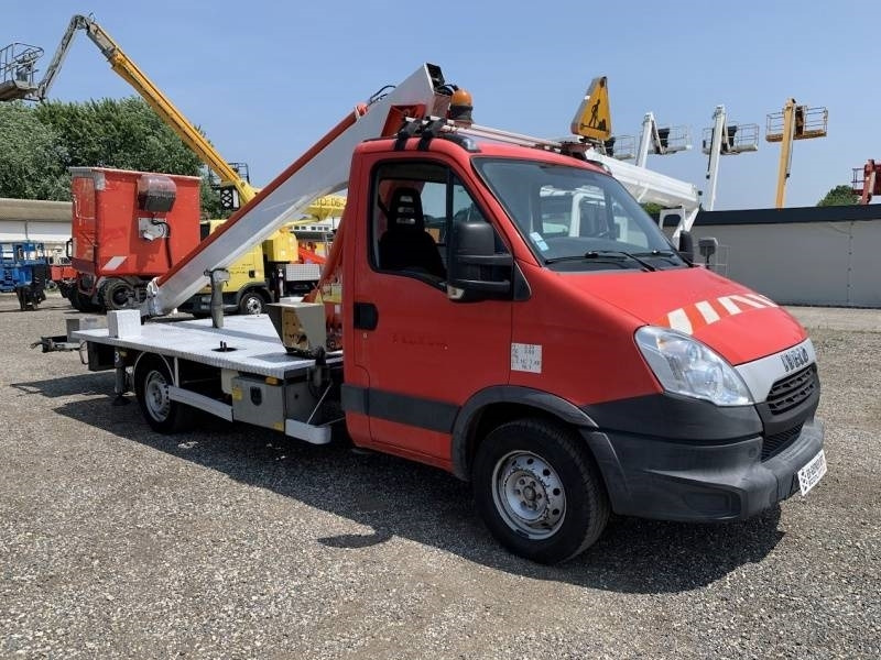 Iveco Daily Multitel 160 ALU DS - 16m - Autopacēlājs: foto 1 Iveco Daily Multitel 160 ALU DS - 16m - Autopacēlājs: foto 1