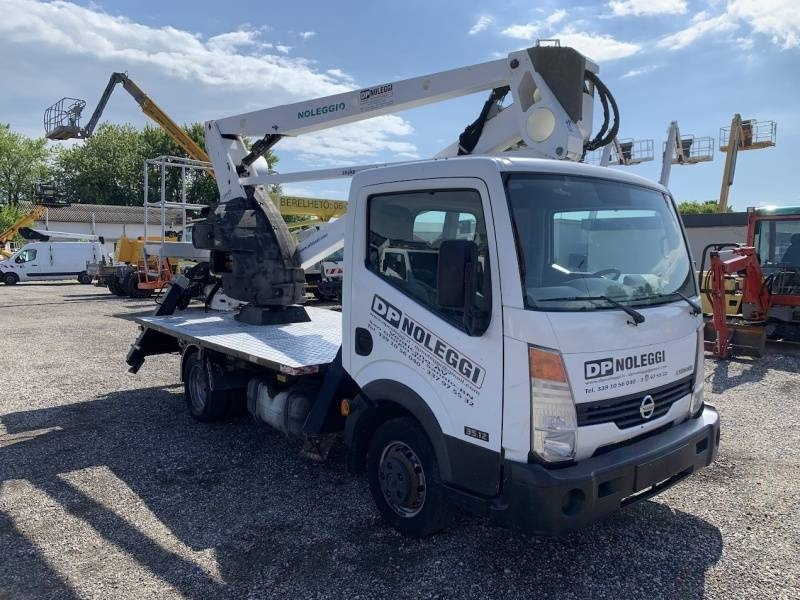 Autopacēlājs Nissan Cabstar Oil&Steel Snake 189 - 18 m: foto 1