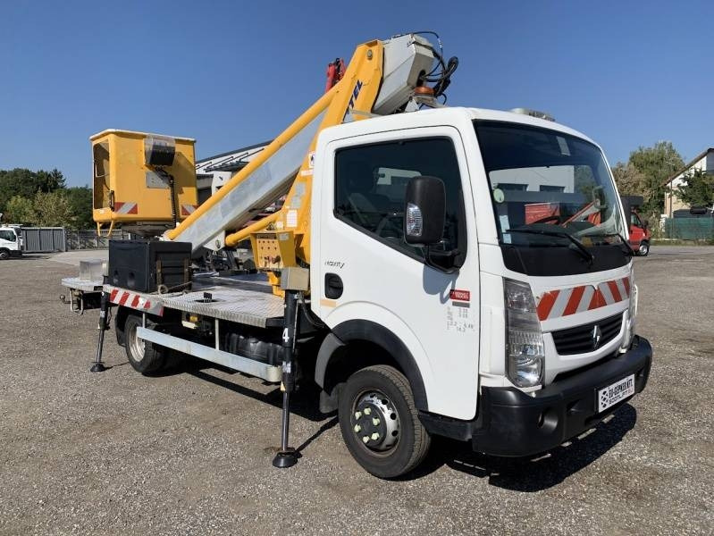 Renault Maxity Multitel MT202DS - 20m - 200 kg - Autopacēlājs: foto 1 Renault Maxity Multitel MT202DS - 20m - 200 kg - Autopacēlājs: foto 1