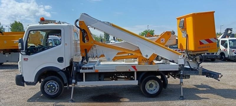 Renault Maxity Multitel MX200 - 20 m - Autopacēlājs: foto 5 Renault Maxity Multitel MX200 - 20 m - Autopacēlājs: foto 5
