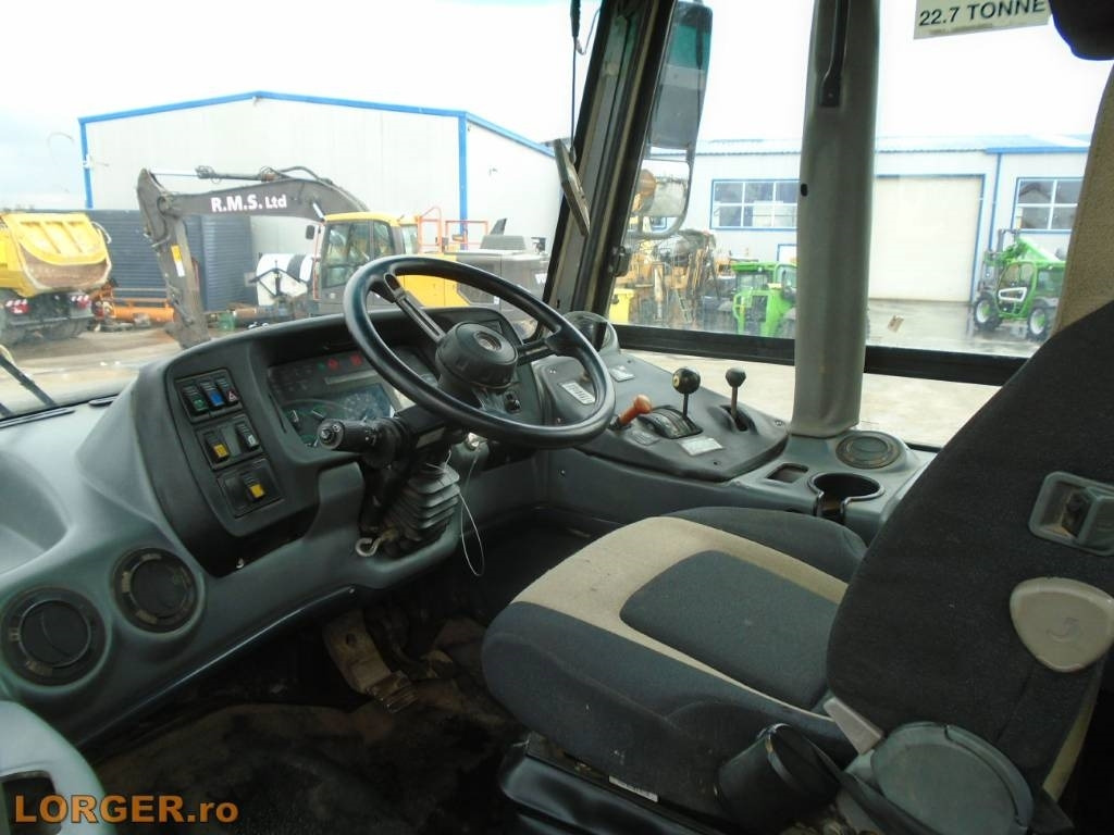 Artikulētias pašizgāzējs Bell B 25 D: foto 9