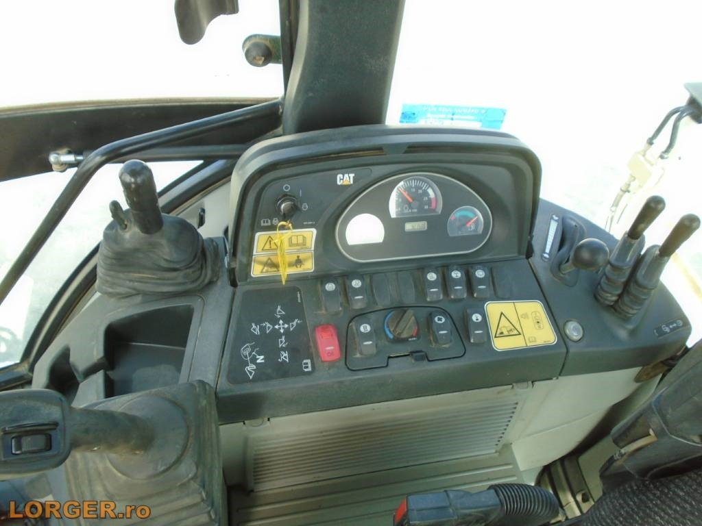 Ekskavators-iekrāvējs CAT 432 F: foto 9