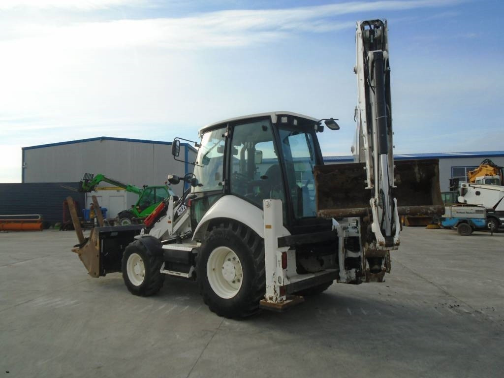 CAT 432F + 5 Cupe + Furci pentru paleti - Ekskavators-iekrāvējs: foto 2 CAT 432F + 5 Cupe + Furci pentru paleti - Ekskavators-iekrāvējs: foto 2