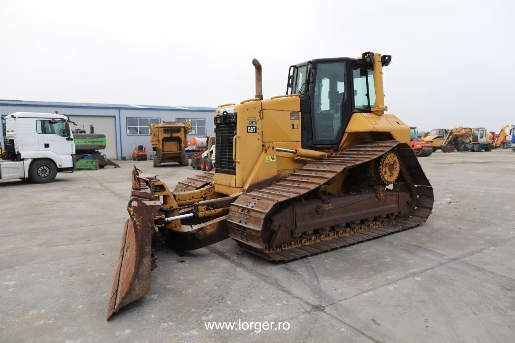CAT D 6 N  - Buldozers: foto 4 CAT D 6 N  - Buldozers: foto 4