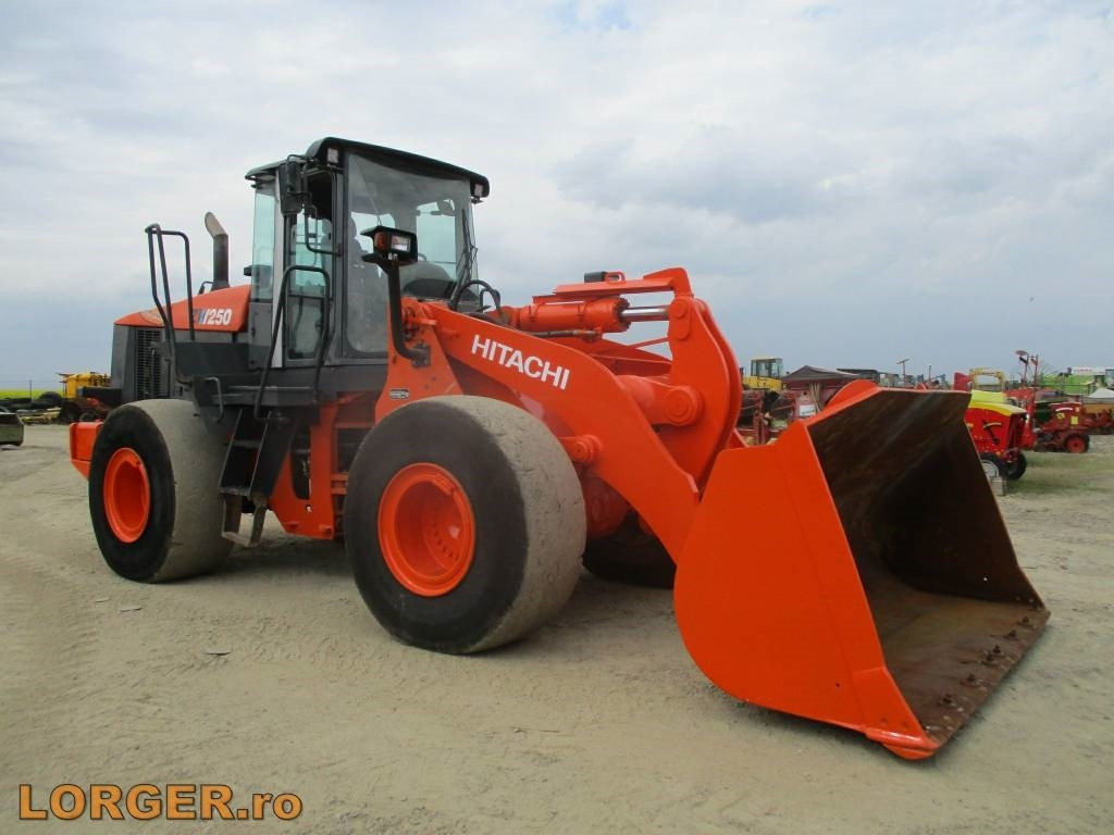 Hitachi ZW 250 - Riteņu iekrāvējs: foto 4 Hitachi ZW 250 - Riteņu iekrāvējs: foto 4