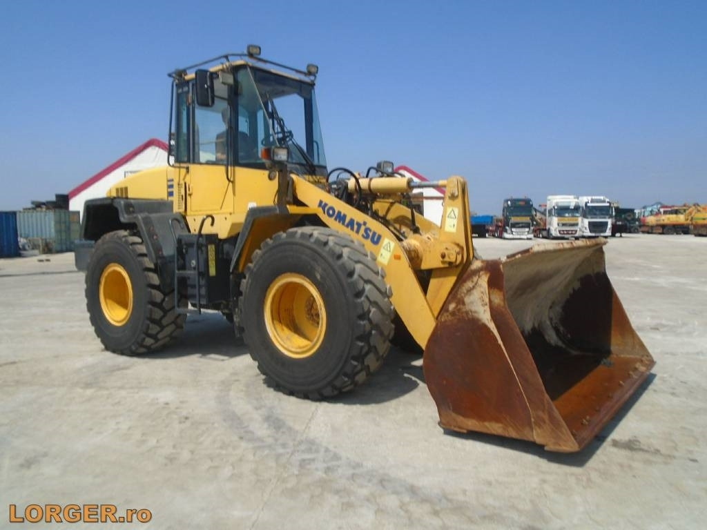 Komatsu WA200-5 - Riteņu iekrāvējs: foto 1 Komatsu WA200-5 - Riteņu iekrāvējs: foto 1