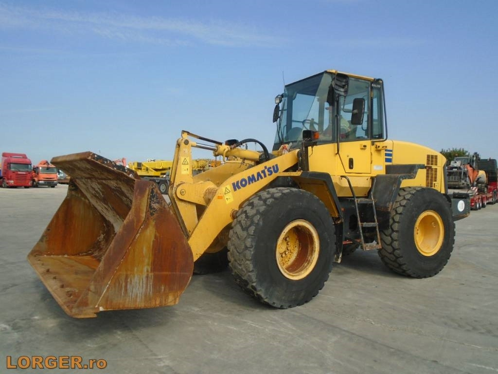 Komatsu WA200-5 - Riteņu iekrāvējs: foto 1 Komatsu WA200-5 - Riteņu iekrāvējs: foto 1