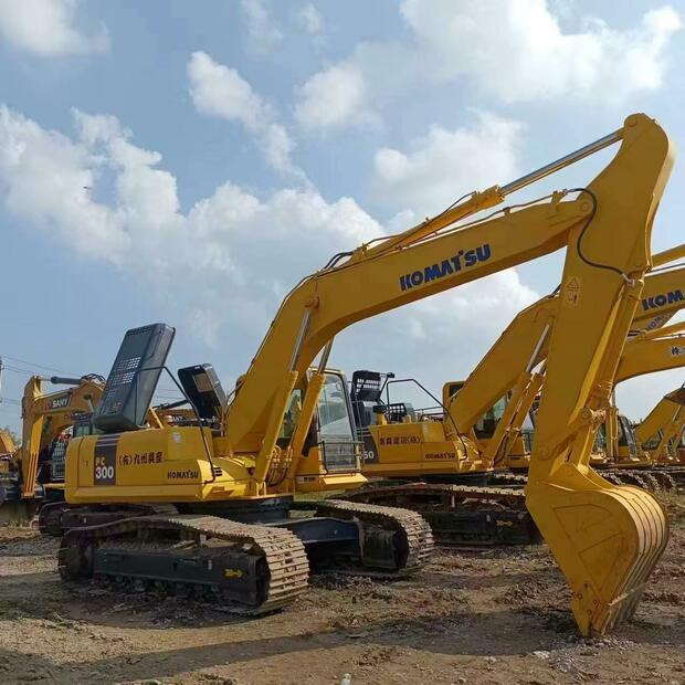 2021 Komatsu PC300-8 - Kāpurķēžu ekskavators: foto 1 2021 Komatsu PC300-8 - Kāpurķēžu ekskavators: foto 1