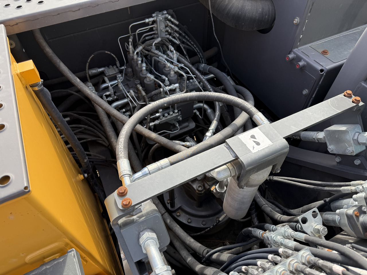 Kāpurķēžu ekskavators Volvo EC 250 EL: foto 18