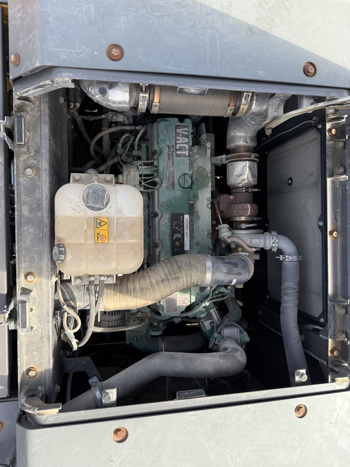 Kāpurķēžu ekskavators Volvo EC 250 EL: foto 21