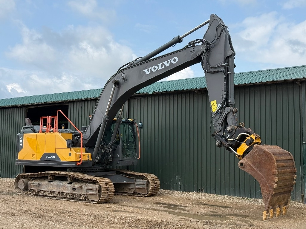Volvo EC 300 EL - Kāpurķēžu ekskavators: foto 1 Volvo EC 300 EL - Kāpurķēžu ekskavators: foto 1
