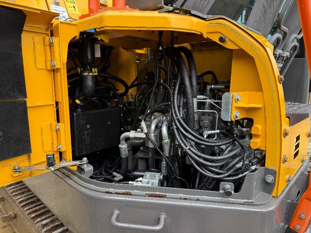 Kāpurķēžu ekskavators Volvo ECR 235 EL: foto 23