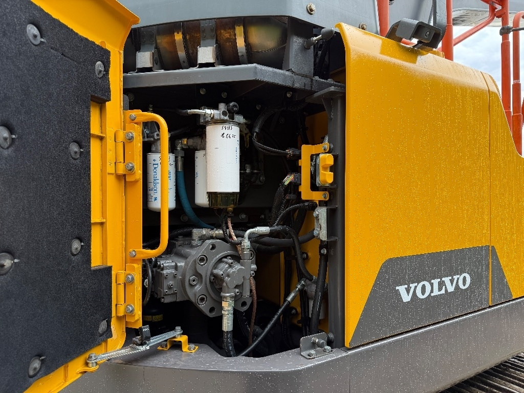 Kāpurķēžu ekskavators Volvo ECR 235 EL: foto 22