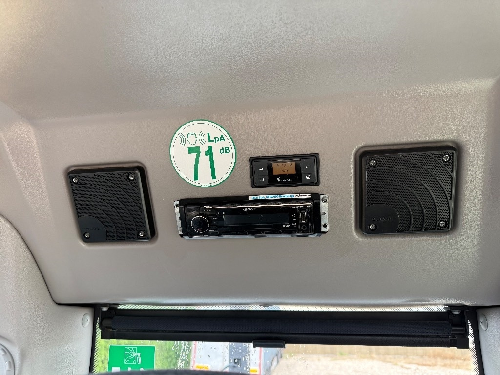 Kāpurķēžu ekskavators Volvo ECR 235 EL: foto 36