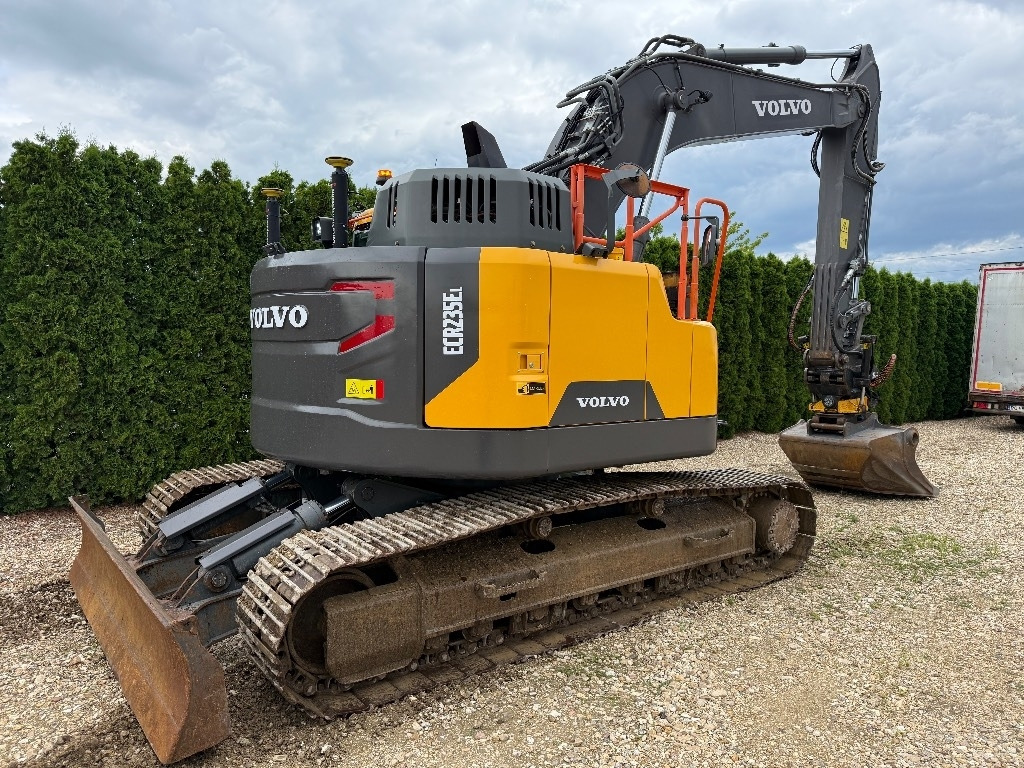 Kāpurķēžu ekskavators Volvo ECR 235 EL: foto 8