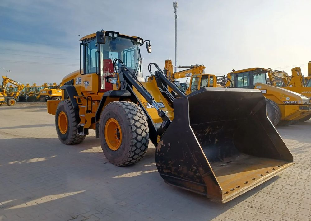 JCB 427 HT - Riteņu ekskavators: foto 2 JCB 427 HT - Riteņu ekskavators: foto 2