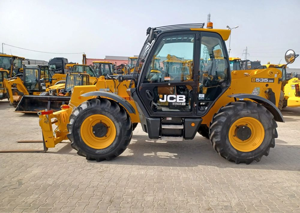 JCB 535-95 - Teleskopiskais iekrāvējs: foto 4 JCB 535-95 - Teleskopiskais iekrāvējs: foto 4